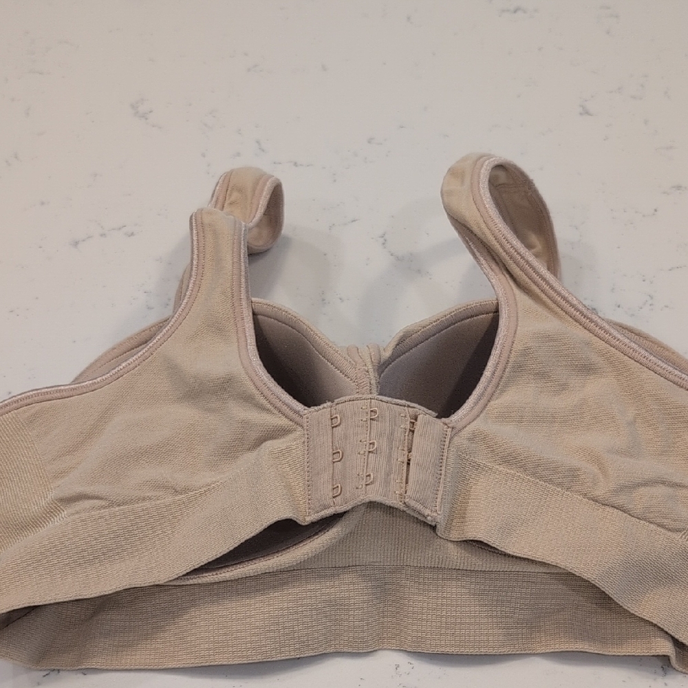 Seamless Tan Women's Bra Size L - Picture 2 of 9